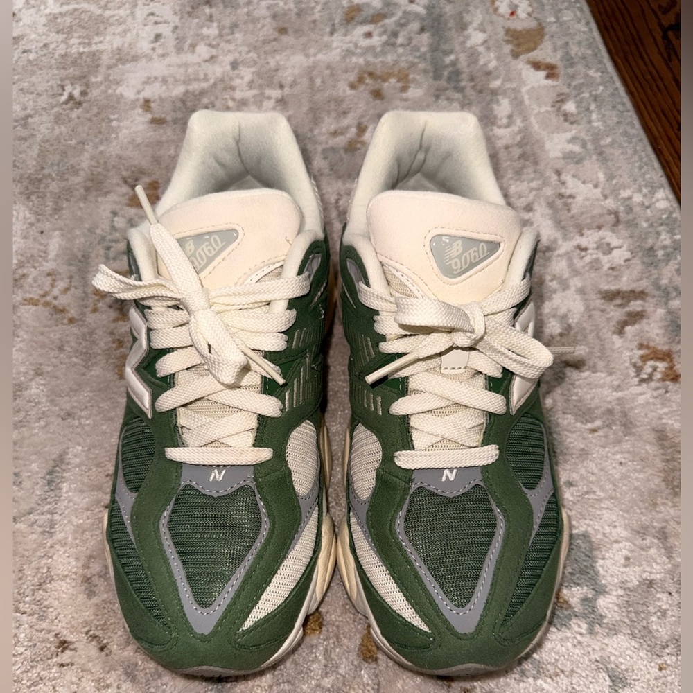 Grade school New Balance 9060